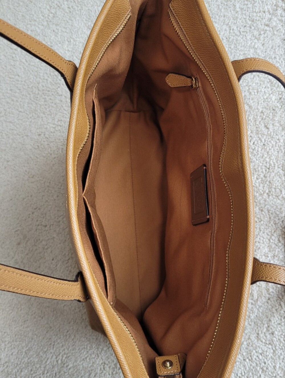 Like New Coach Caramel Tan Leather Tote Shoulder Bag F58846 Crossgrain Zip Top - Picture 5 of 10